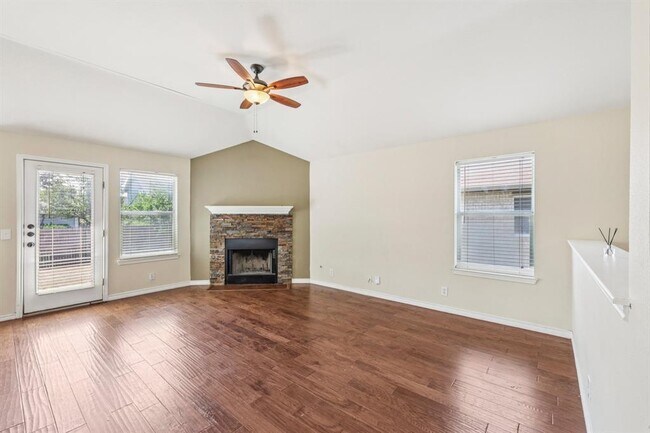 Photo - 602 Los Robles Rd