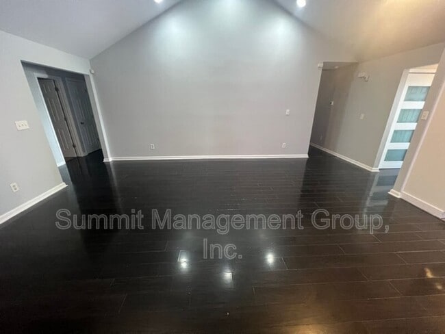 Photo - 6381 Klondike River Rd