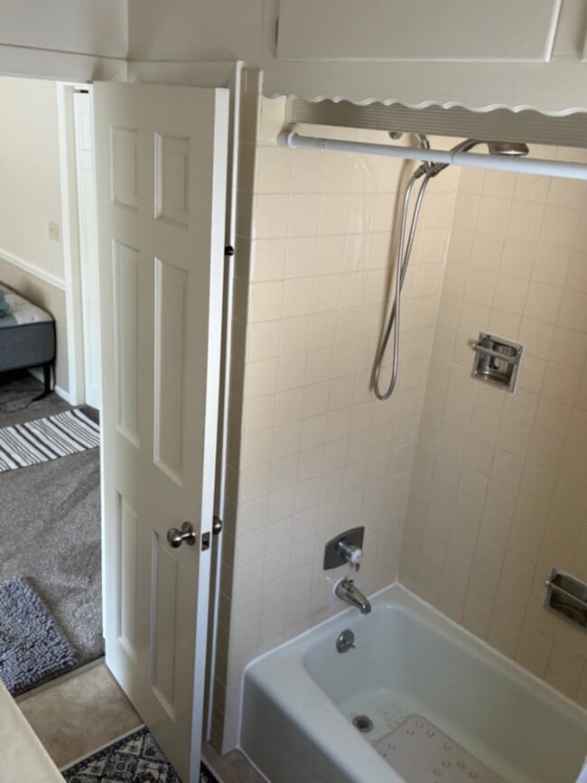 Photo - 115 N 17th St