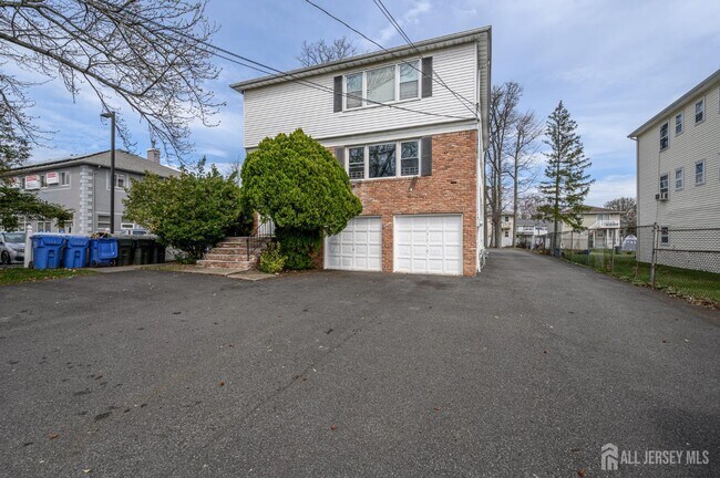 Photo - 796 Inman Ave Unidad 1