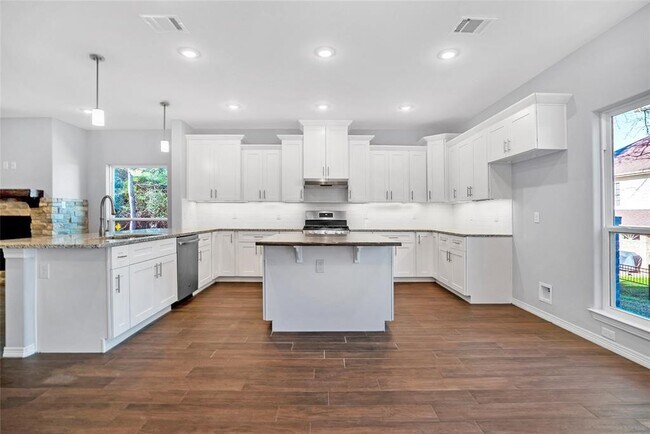 1456 River Oaks Dr