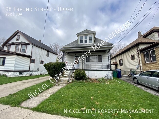 Building Photo - 98 Freund St Unit Upper