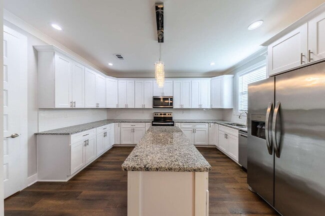 Photo - NOW AVAILABLE!!!  Beautiful Home Minutes from Downtown, Germantown, Sylvan Park, the Nations & We...