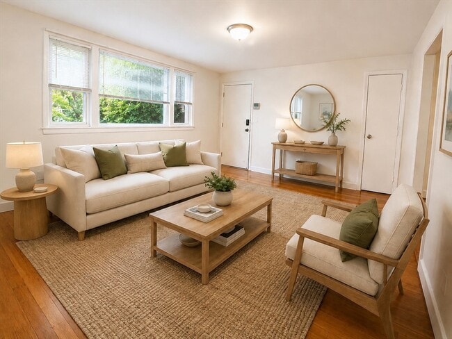 Building Photo - 15 3rd St Unit 3