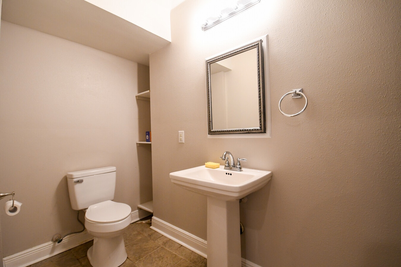 Photo - 209 Transcontinental Dr