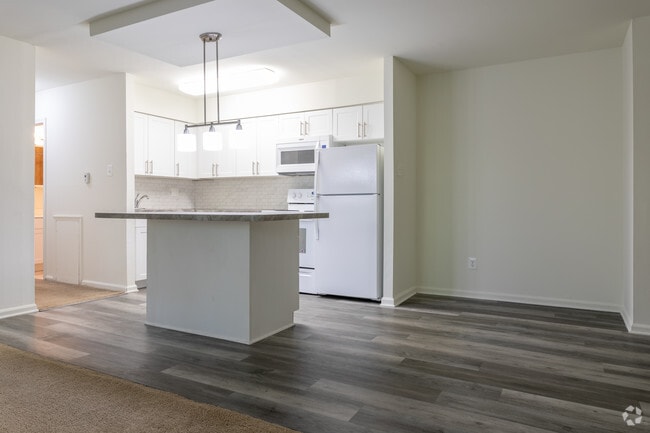 Kitchen - Rosetree Crossing Apartments