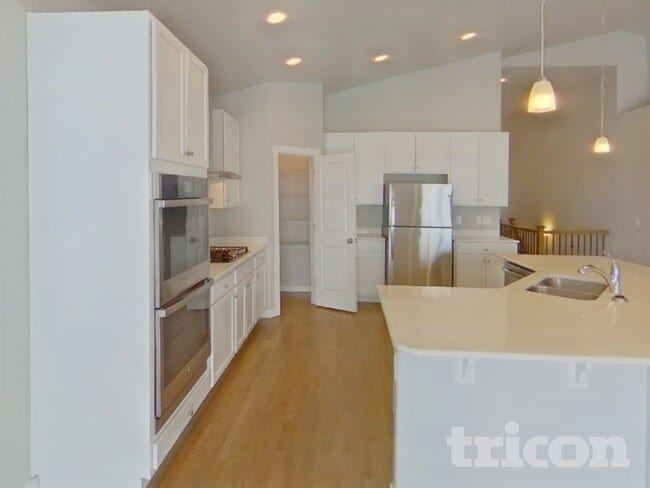 Photo - 1638 Derbyshire St