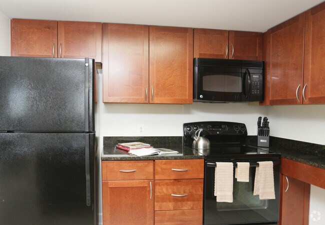 2BR, 2BA - Whitman - Kitchen