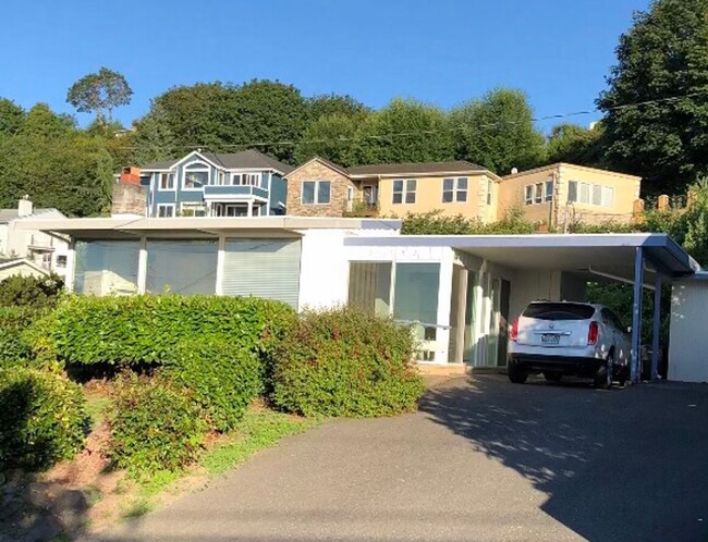 Updated Redondo rambler with Sound Views - Updated Redondo rambler with Sound Views House