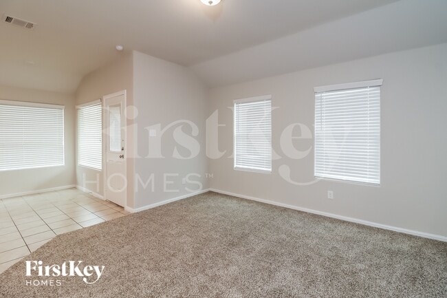 Photo - 712 Rutherford Dr