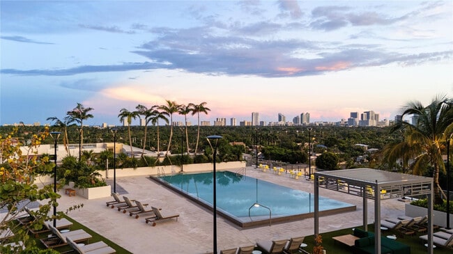 Photo - 1770 S Young Cir Unidad 1008