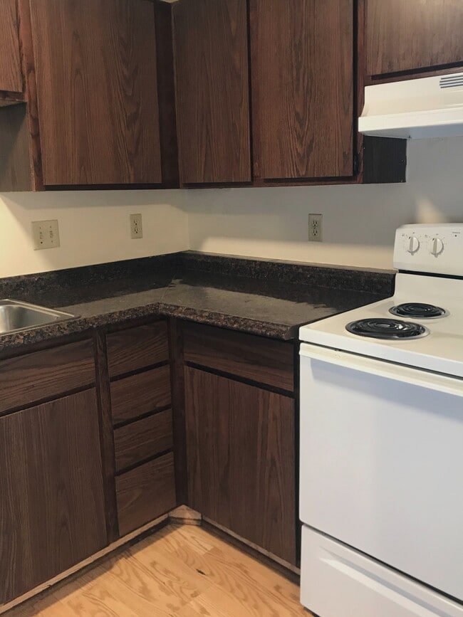 Photo - 2355 Chalet Gardens Rd