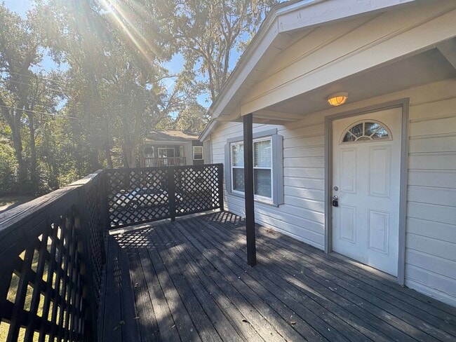 Photo - 1530 Live Oak Dr