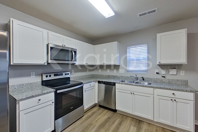 Photo - 3917 Miller Dr