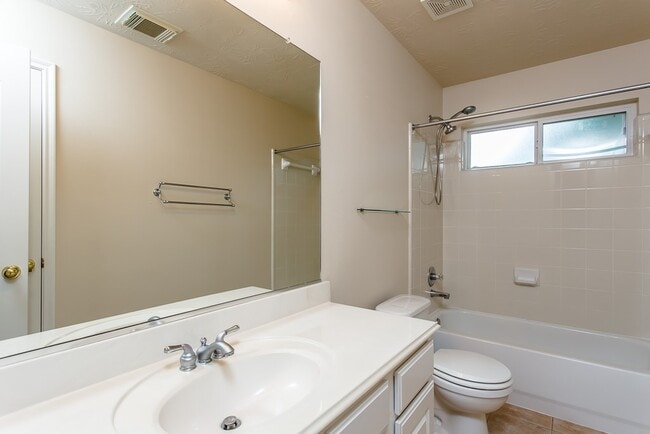 Photo - 11 Fair Light Ct