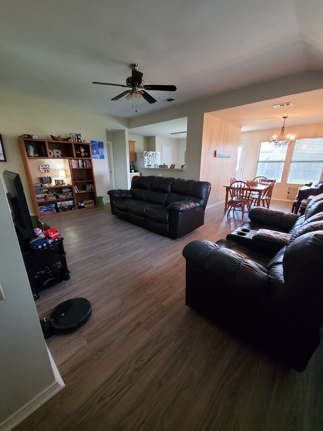 Living and Dining - 3609 Sonoma Dr Unit 3609B