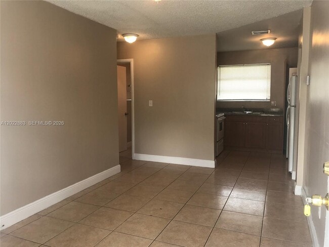 Photo - 13315 Alexandria Dr Unidad 3