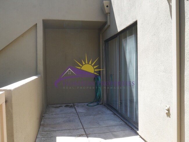 Photo - 5226 Hemlock St Unidad 34