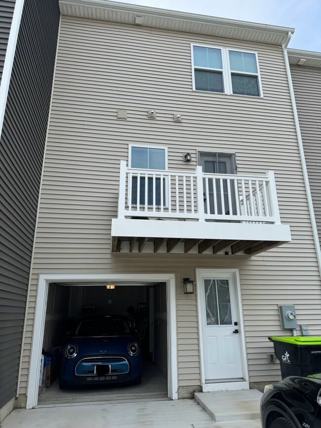 Photo - 140 Spring Grove Way