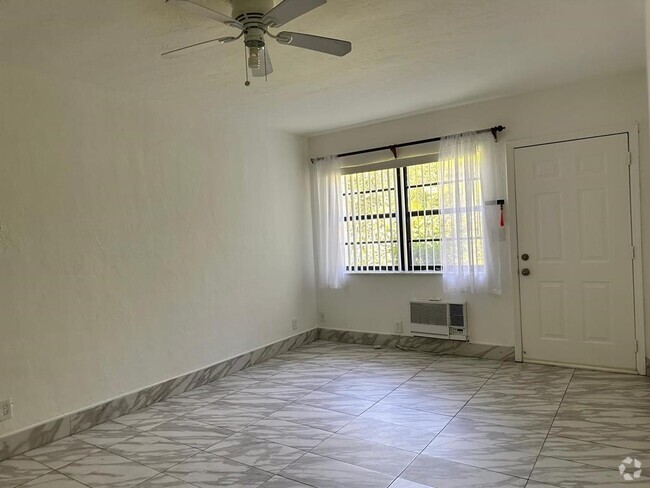 Building Photo - 1845 Pembroke Rd Unit 1-2 Rental