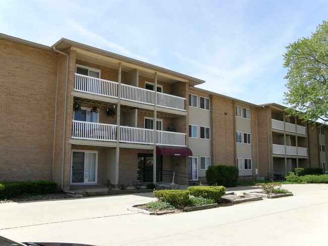Building Photo - 920 Beau Dr Unit 309