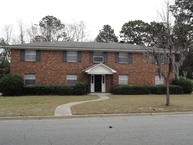 Building Photo - 2 Bedroom 1 Bathroom Downstairs Unit A