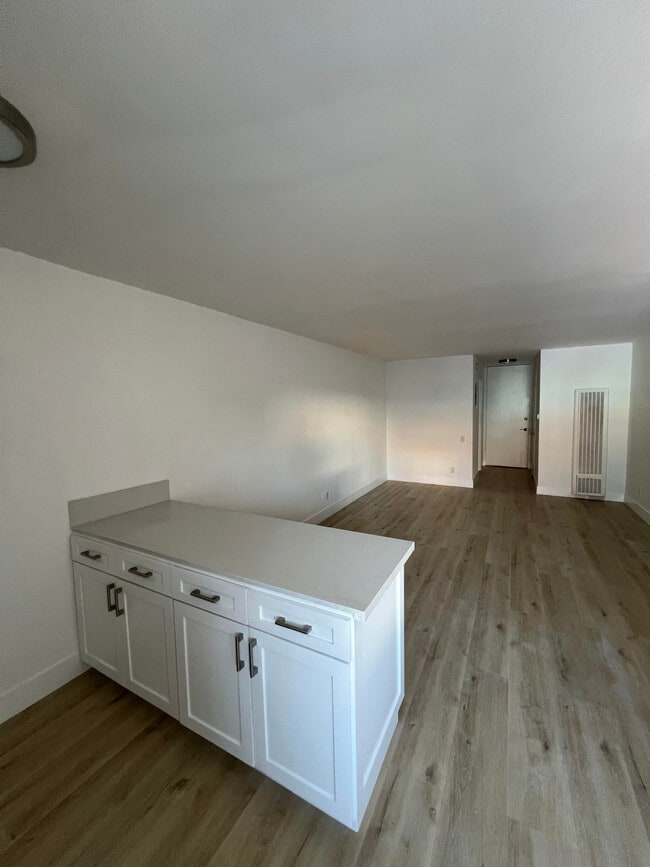 1101 Ocean Front Walk