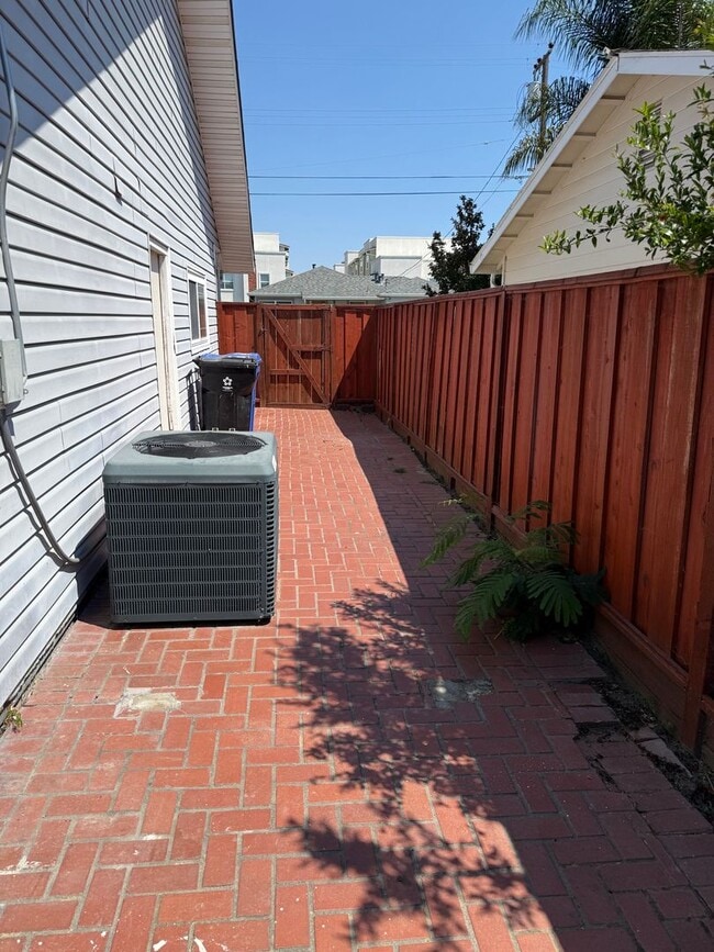 Photo - $3,700 / 4 BR - Comfortable 3-Bedroom Fremont Rental in Prime East Bay Location!