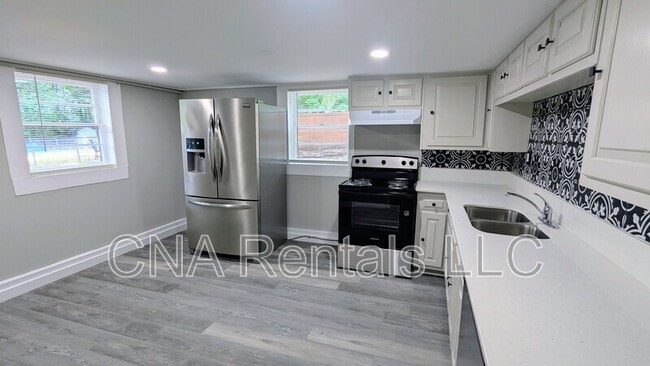 Photo - 1772 Martin Pl Unit B