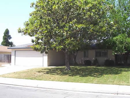 Building Photo - Clovis location, near schools, shopping & more!
