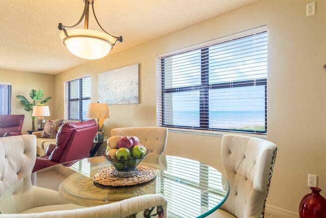 Photo - 545 Garfield Ave Unit # 504