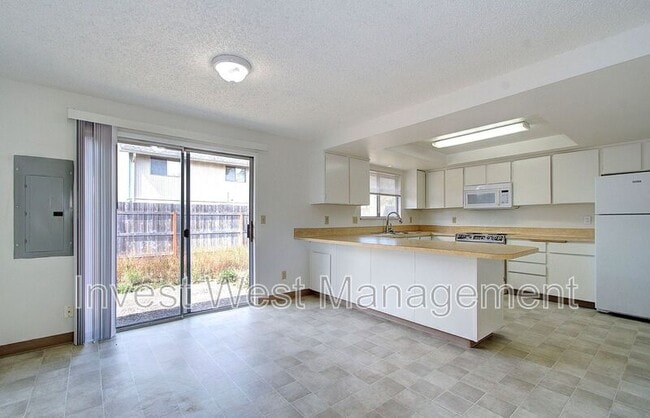 Photo - 14701 SE 16th Cir