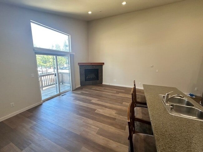 Photo - Lovely, recently remodeled 3Bd townhouse duplex! Available for viewing now! Call me to inquire to...