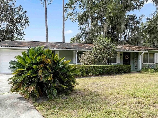 Photo - 703 NE 6th Pl