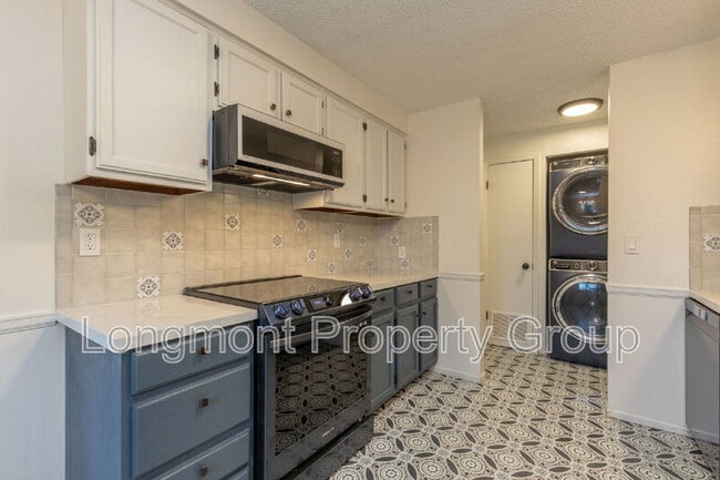 Photo - 926 Yeager Pl
