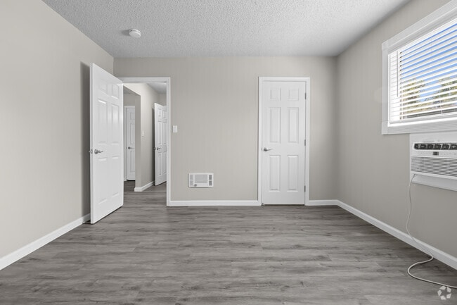 1BR, 1BA -650SF Bedroom