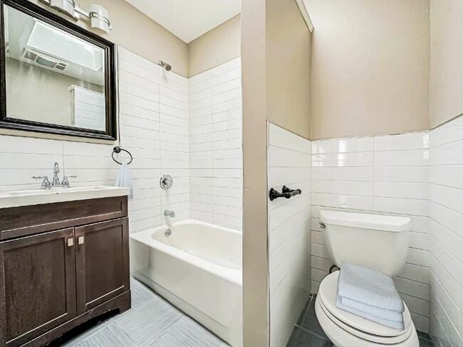 Photo - 6501 Haverford Ave Unidad 2A