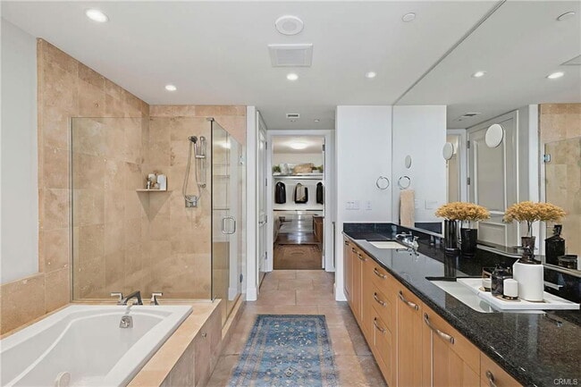 Photo - 3071 Scholarship