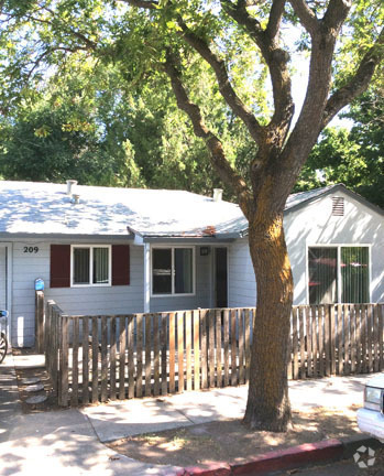 Building Photo - 209fou Unit 1 Rental