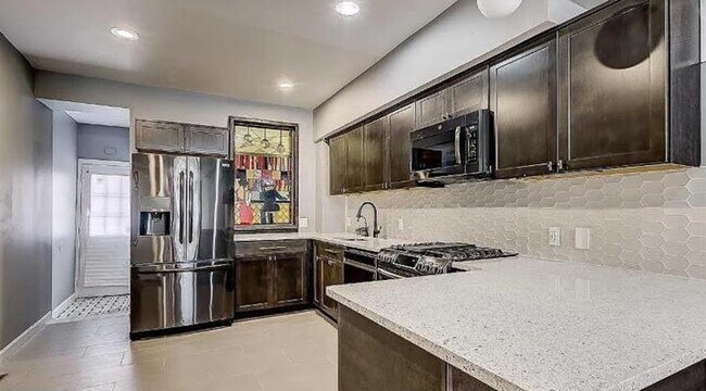 Kitchen - 150 N Curley St
