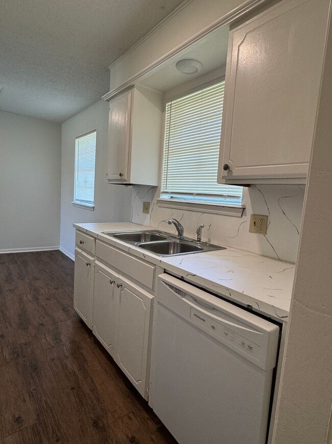 Photo - 6938 SW Forest Ave