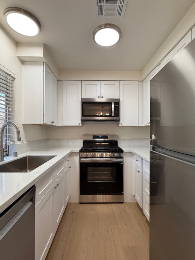 Photo - 6228 Meadow View Ln