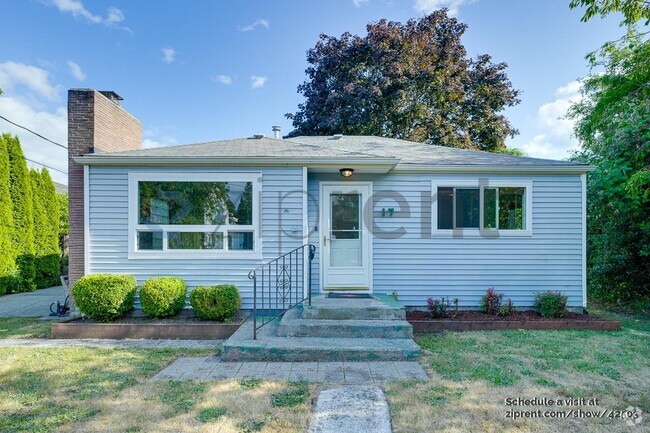 Building Photo - 17 SW 130th Pl Rental