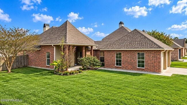 101 Tara Oak Dr