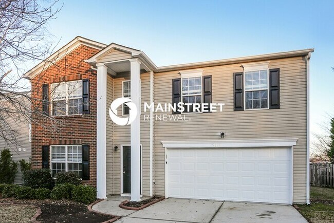 Photo - 4 Bedroom Pet-Friendly Home in Charlotte, NC with Main Street Renewal