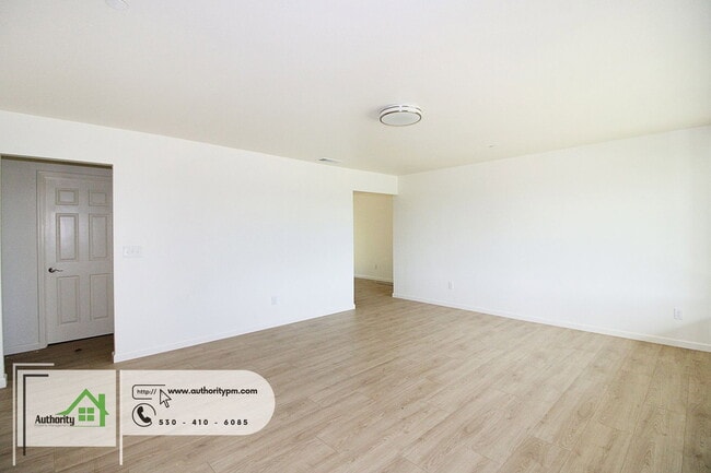 Photo - 1800 West St