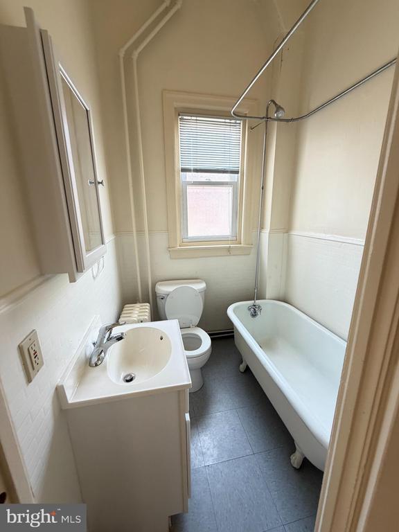 Photo - 2441 Brown St