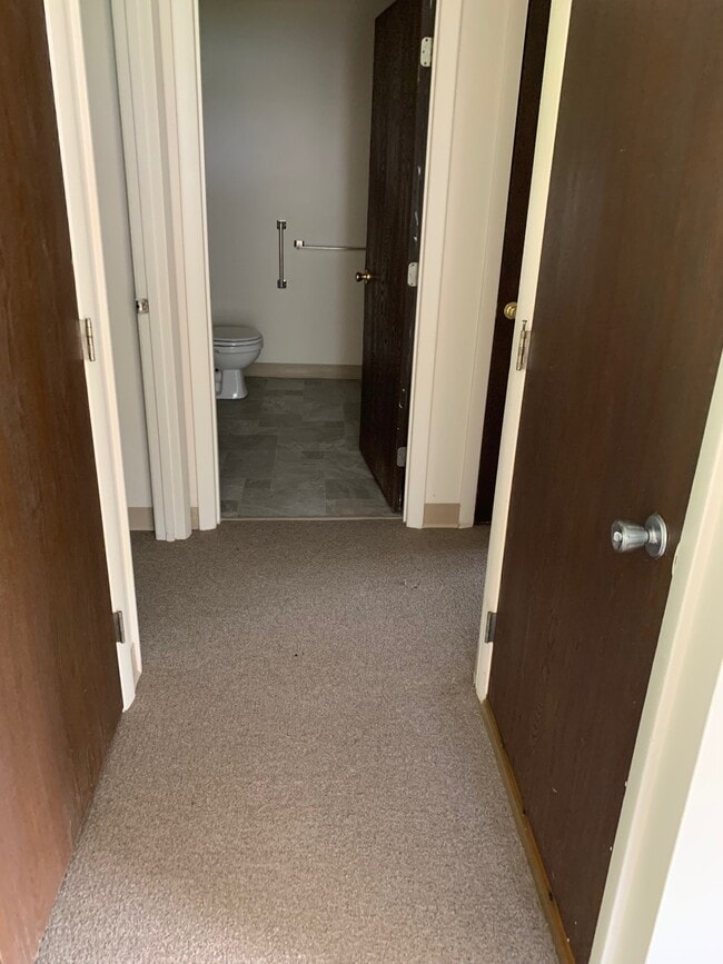 Photo - 930 W Main St Unit 4