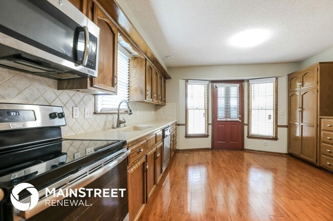 Photo - 10130 Halsey St