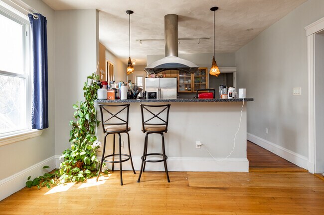 6 Belmont St Unit 1